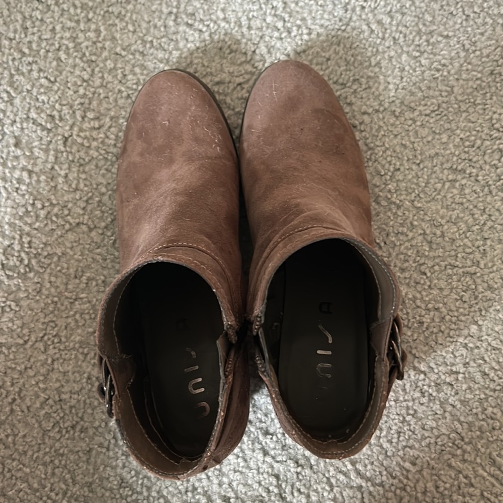 Boots - Picture 5 of 5